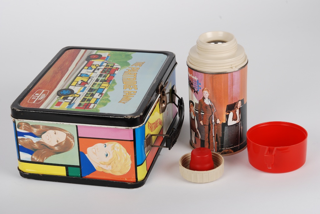 http://www.artcollectionforsale.com/wp-content/uploads/Partridge-Family-Lunch-Box-3.jpg